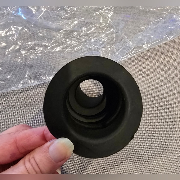 Fuel Nozzle Splash Guard - Picture 2 of 6